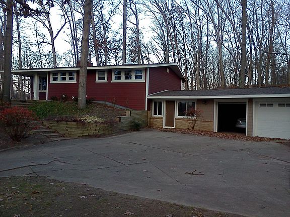 3rd image of 8460 Alaska Ave SE