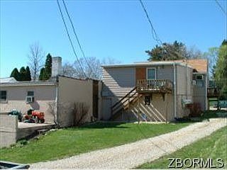 2nd image of 3100 East Pike