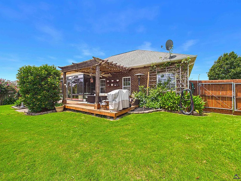 107 Hampton Meadows Dr — Photo 47