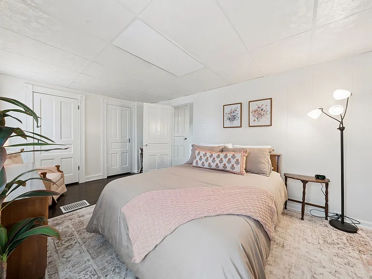 6 Webster Ave — Photo 8