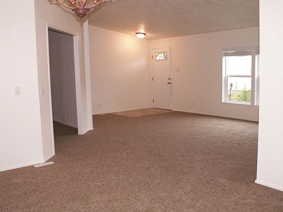 5th image of 534 NW Silver Meadow Ln #20