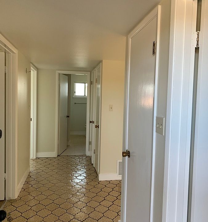 1st image of 401 Walnut Ave #2
