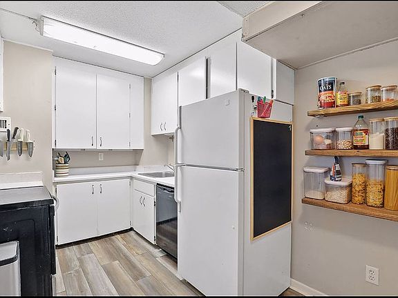 5th image of 1920 1st St S #305