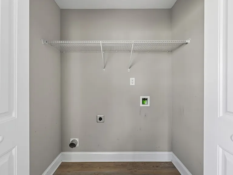 207 Geneva Ln — Photo 20