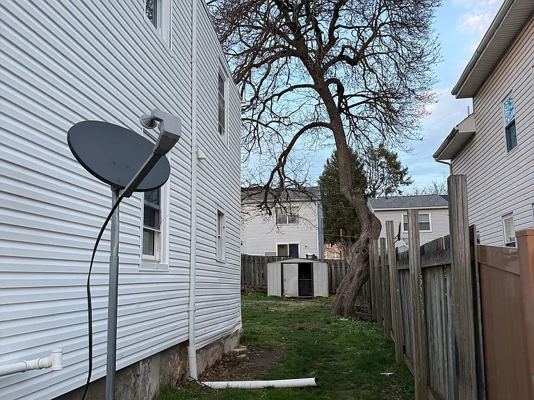 35 Harding Ave — Photo 6