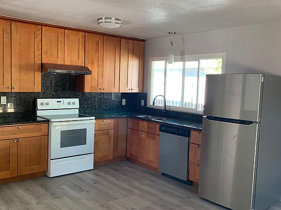 2nd image of 210 Berkshire Ln