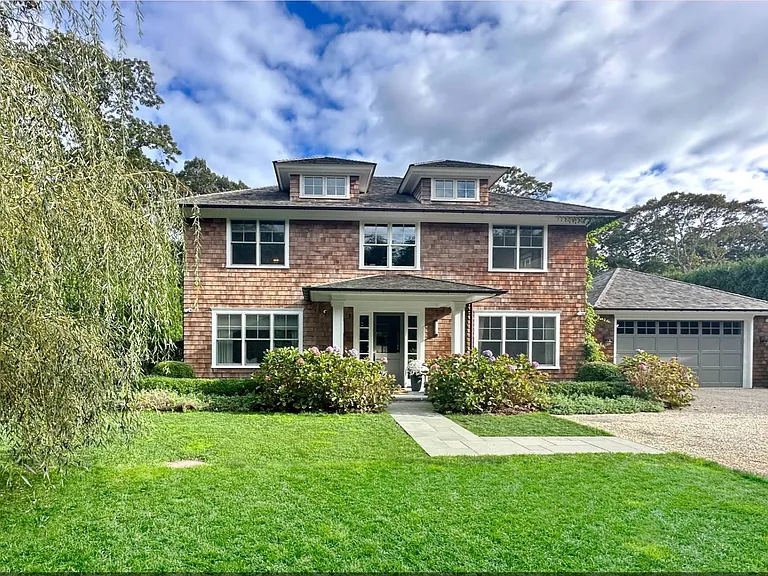 204 Cove Hollow Rd — Photo 2