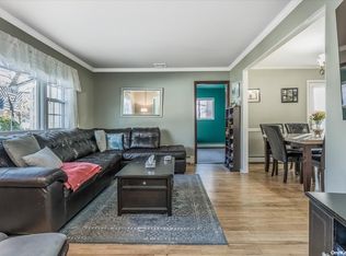 32 Bliss St, Patchogue, NY 11772