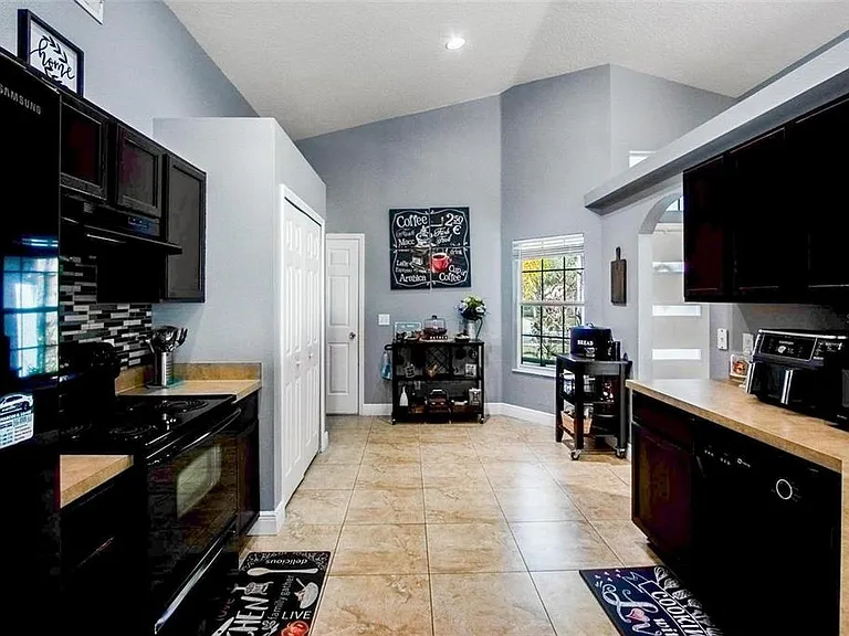 3111 Turnberry Blvd — Photo 13