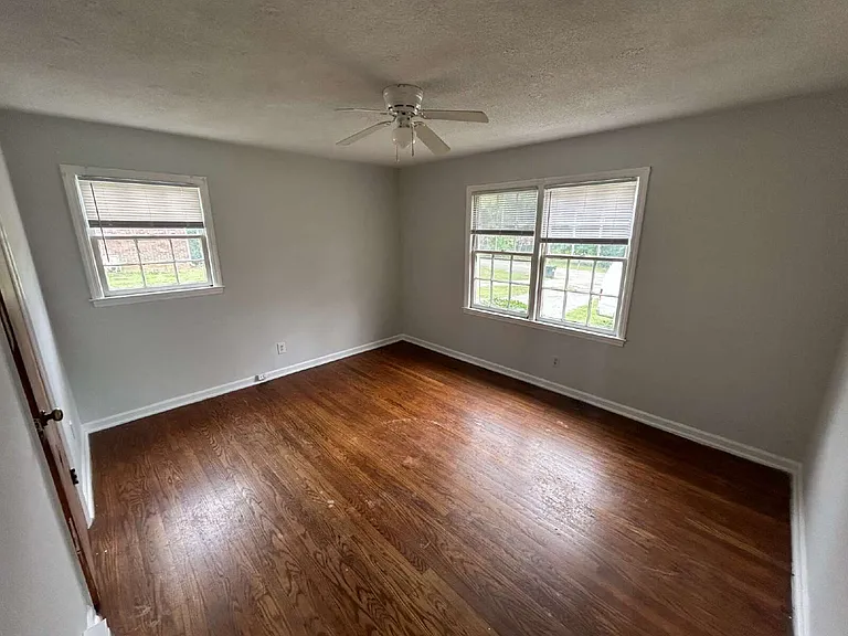 111 Audrey Dr — Photo 5