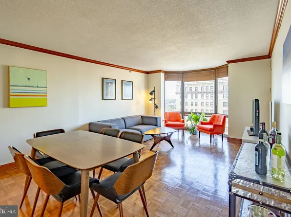 2018 Walnut St APT 17J, Philadelphia, PA 19103