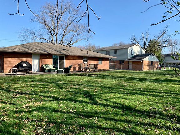 5th image of 207 Brandenberg Dr