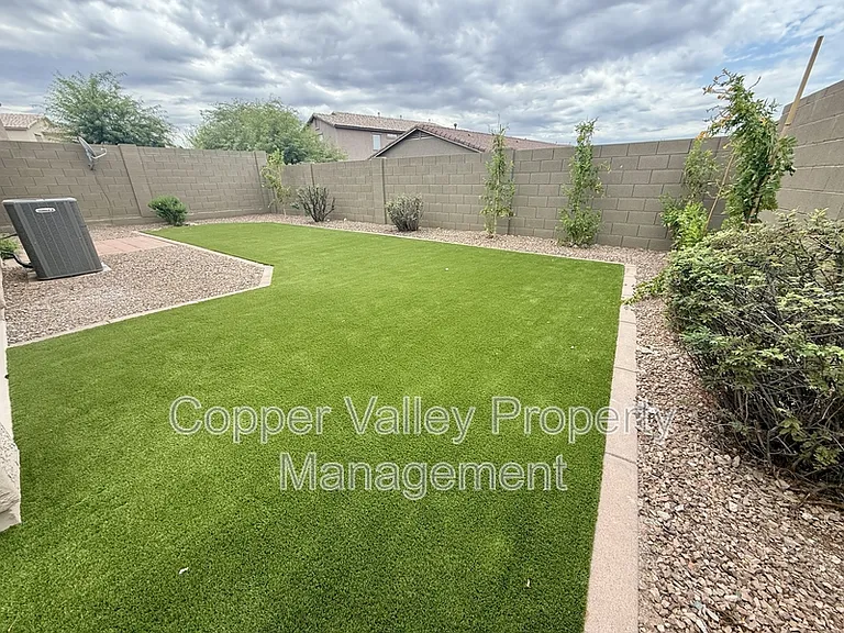 3793 W Wayne Ln — Photo 8