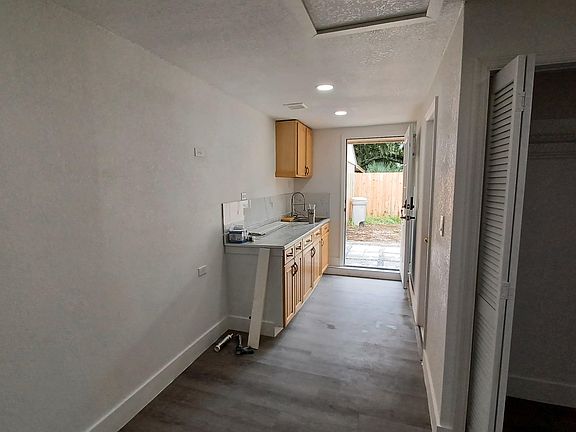 5th image of 3205 Russett Dr