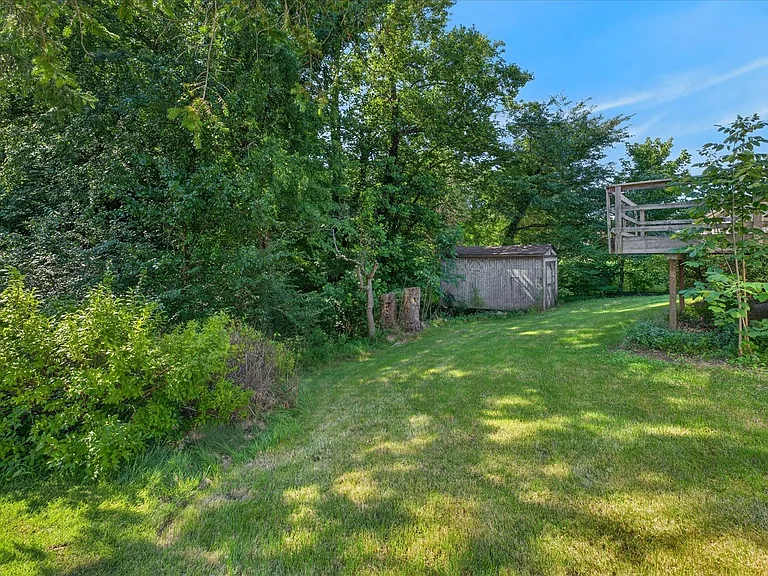 727 Acorn Dr — Photo 23