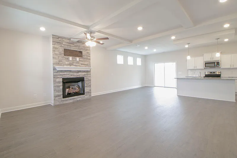 4 bed, 2.5 bath, 2076 sqft, $1,990 — Photo 2