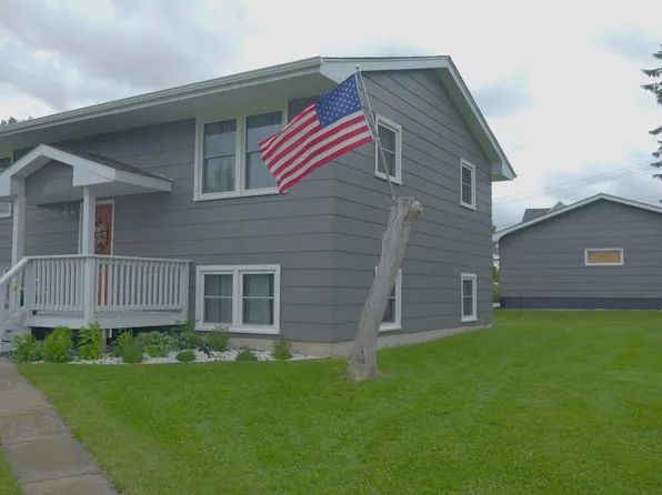 211 Morrison Ave, Coleraine, MN 55722