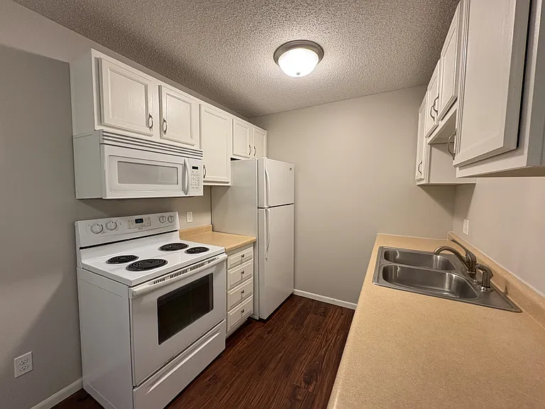 9141 Olson Memorial Hwy #106 — Photo 3