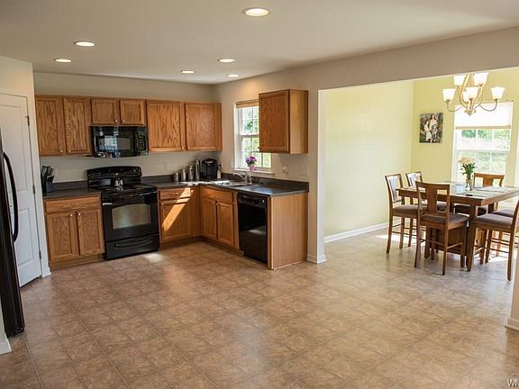 4th image of 6 Scooter Ln
