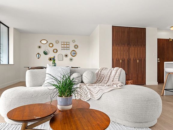 4th image of 475 13th St #401