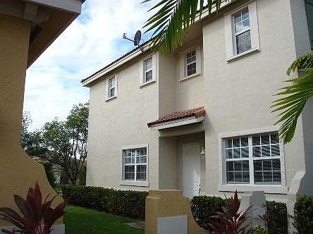 4th image of 448 NE 21st Ave