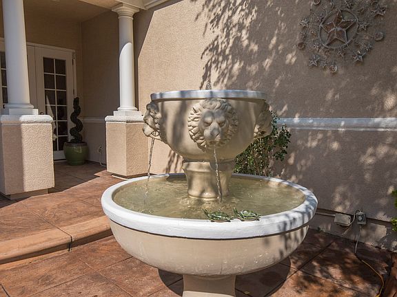 5th image of 5900 Gleneagles Cir