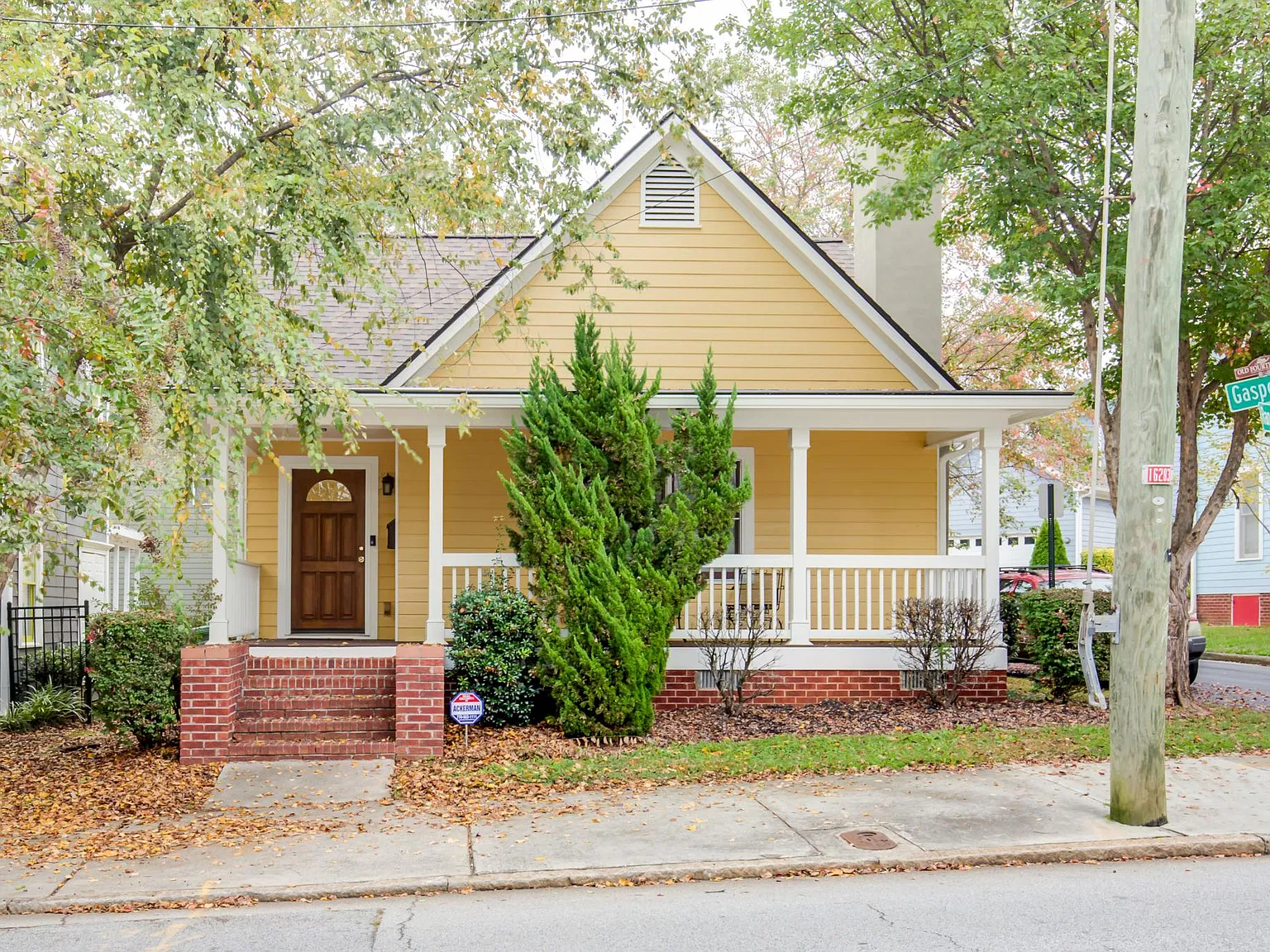 3 bed, 1300 sqft, $3,650 — Photo 1