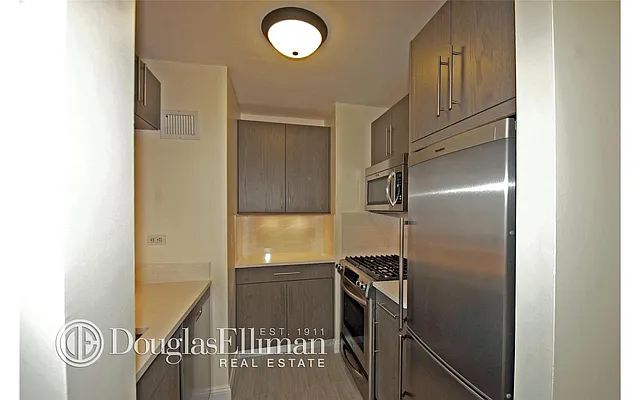 Rented by Douglas Elliman | media 25