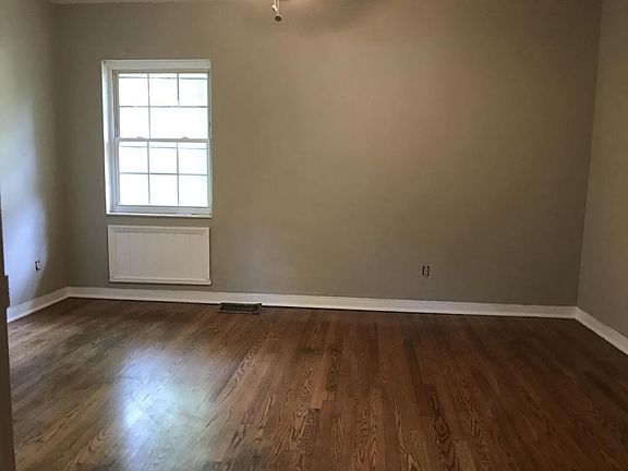 5th image of 205 Crisman St