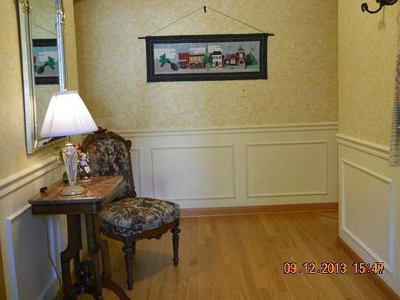 2nd image of 510 Brownwood Ct