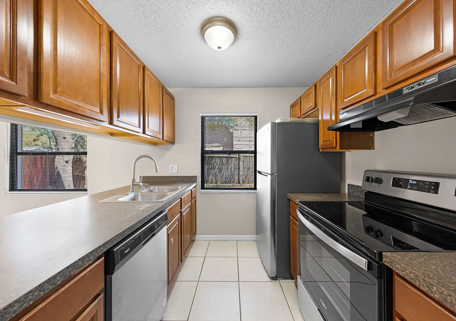 2 BR / 2 BA Villa In Winter Park — Photo 4