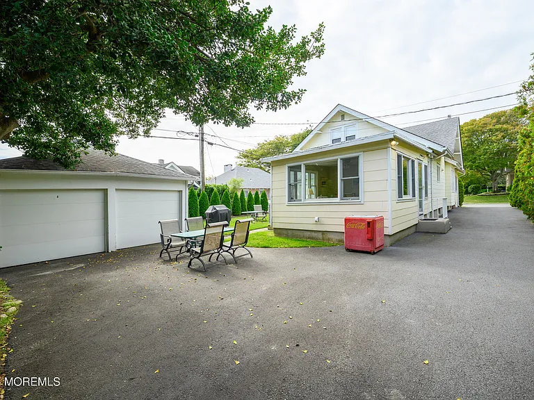 4 2nd Ave — Photo 42