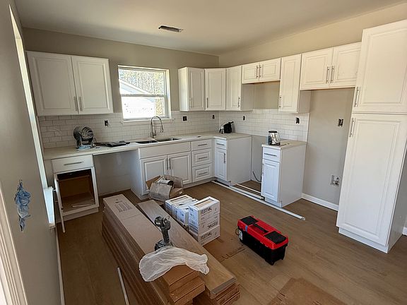 2nd image of 2521 Grimwood Rd