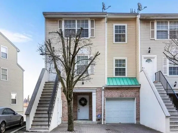 32 Bergen Ridge Road image 1 of 11