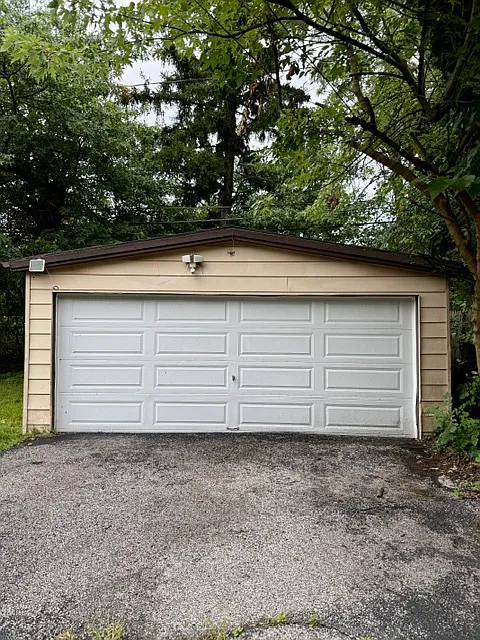3 bed, 1.5 bath, 2244 sqft, $1,800 — Photo 2