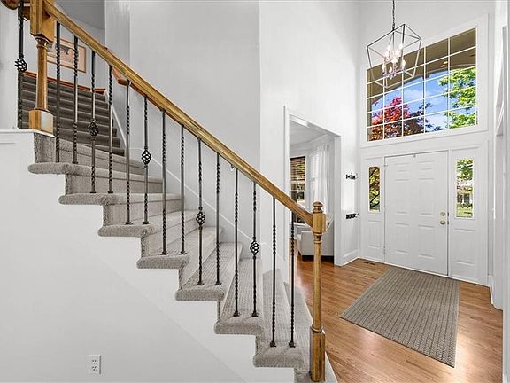 3rd image of 5405 W 153rd St