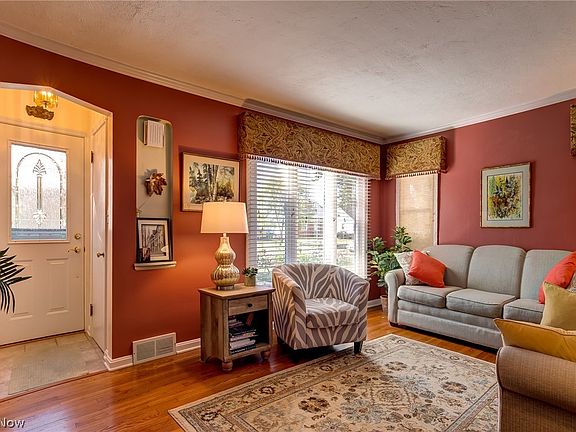 2nd image of 29001 Foxboro St