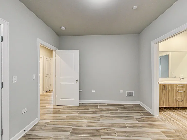 6135 S Kimbark Ave #202 — Photo 10