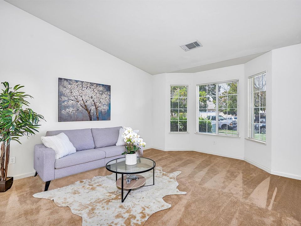 1st image of 683 Alder Ln