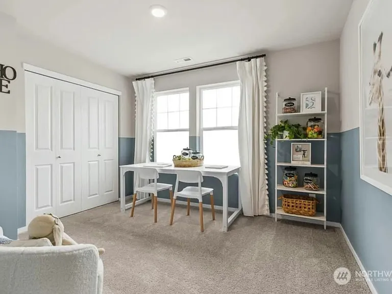 1430 SW Fielder Pl — Photo 17