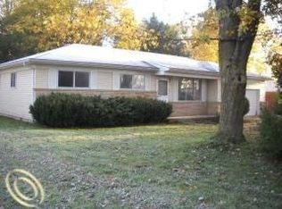 45559 Abington Cir, Macomb, MI 48042