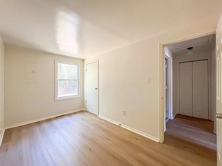 7 Fox Hill Dr #7 — Photo 3
