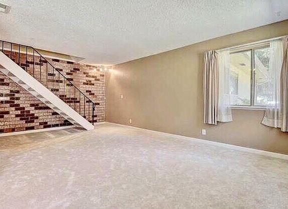 3rd image of 32657 Brenda Way
