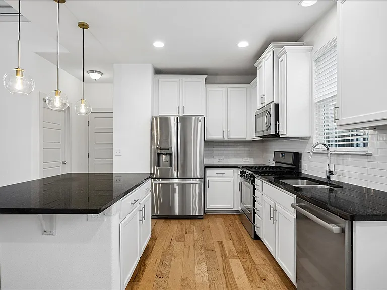 7203 Bertram Ct — Photo 7