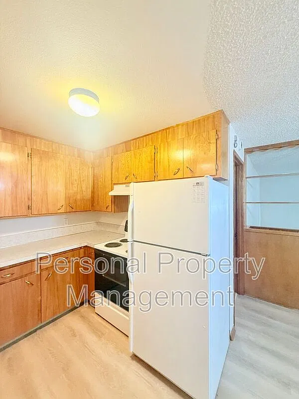 2 bed, 1.0 bath, 858 sqft, $1,595 — Photo 3