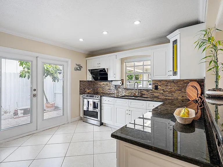 904 Ortega Rd — Photo 8