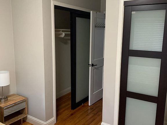 5th image of 2722 37th St APT 4