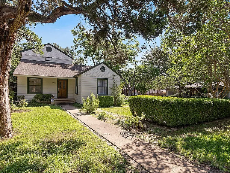 1700 Virginia Ave — Photo 2