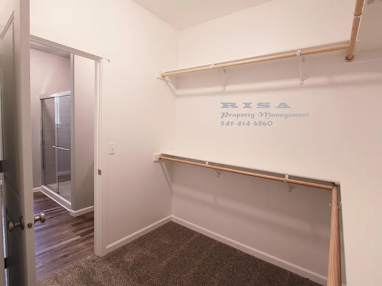 4185 Lancaster Dr NE — Photo 30