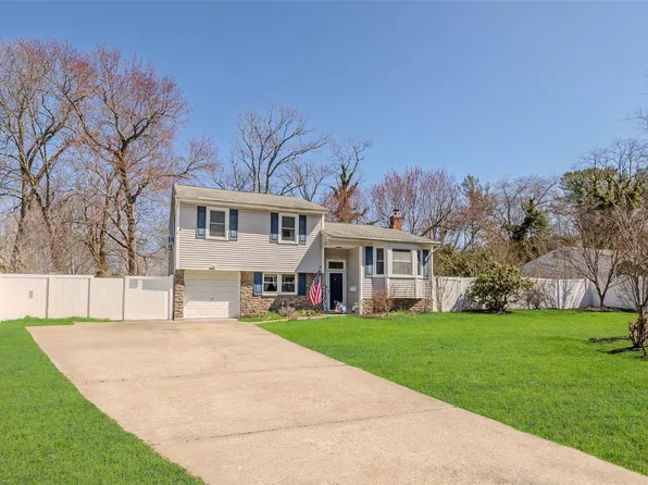 103 Glenwood Lane, Port Jefferson, NY 11777